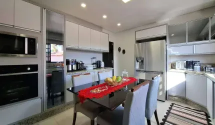 Casa à venda, 3 quartos, 1 suíte, 6 vagas, Floresta - Joinville/SC