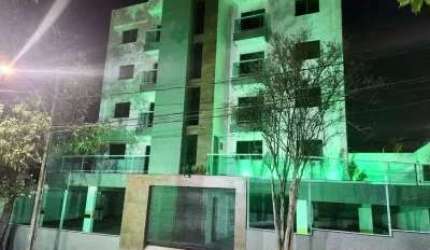 Area privativa com aprox. 140m² - 2quartos, suíte, varanda 2 vagas cobertas
