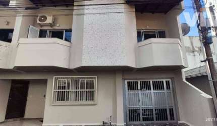 Sobrado com 3 dormitórios à venda, 134 m² por R$ 1.170.000,00 - Centro - Itajaí/SC