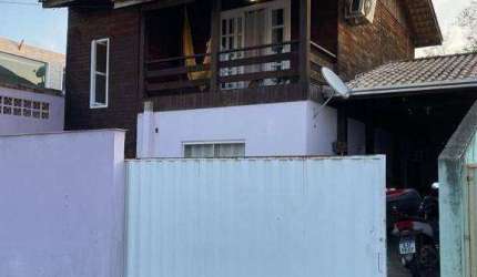 Casa com 4 dormitórios à venda, 150 m² por R$ 352.000,00 - Espinheiros - Itajaí/SC
