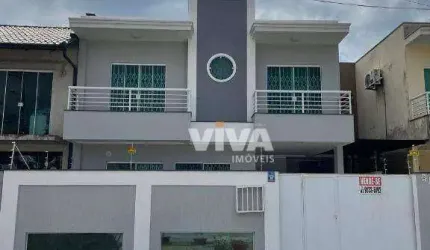 Excelente sobrado no centro de Navegantes