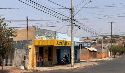 Barracão / Galpão / Depósito à venda na Rua Amando de Oliveira Rocha Filho, Palmital, Marília por R$ 400.000