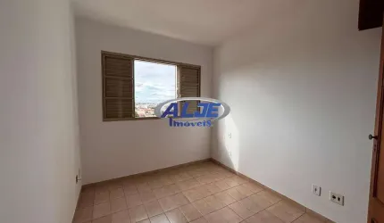 Apartamento com 2 quartos à venda na Avenida Pedro de Toledo, Palmital, Marília por R$ 240.000