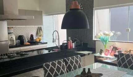 Casa com 3 quartos à venda na Rua José Bonifácio, Jardim Cristo Rei, Marília, 142 m2 por R$ 580.000