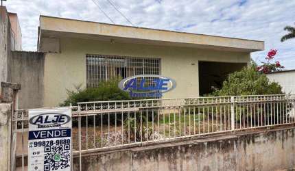 Casa com 3 quartos à venda na Rua Frei Jacinto, Fragata, Marília por R$ 390.000