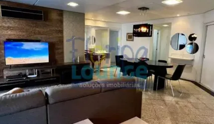 Apartamento de alto padrão, mobiliado e decorado no Centro de Florianópolis, com 4 dormitórios, sacada, 2 vagas e localização privilegiada. - CEN4AP2651