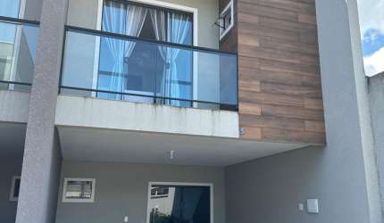 Lindo geminado no Saguaçú  com 4 quartos- Joinville