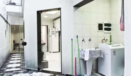 Sobrado à venda na Vila Mariana próximo ao Parque Aclimação 04 suítes 01 vaga