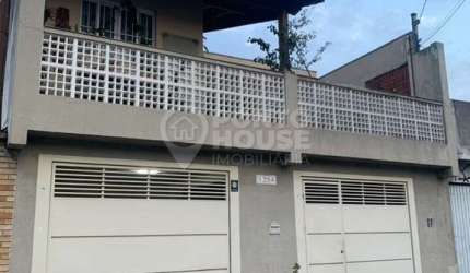 Sobrado de 82m² á venda na Vila Brasilina, com 3 dormitórios, 2 suítes e 2 vagas