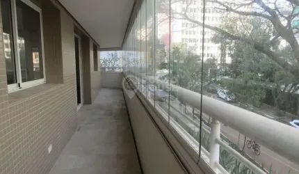 Apartamento de 220m², com 03 suítes e 6 banheiros, 04 vagas de garagem