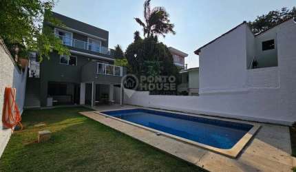 Casa à Venda no Planalto Paulista 4 Suítes, 4 Vagas e Piscina, Novinha, 10 x 38