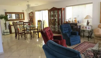 Casa à Venda no bairro Planalto Paulista, 4 Dormitórios, 5 Vagas, Próxima Metrô