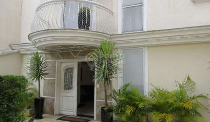 Casa à Venda em Condomínio no bairro Jardim da Saúde 3 Suítes, 3 Vagas, Permuta