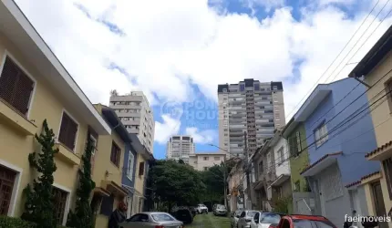 Casa de vila à venda no bairro Vila Mariana de 2 dormitórios, 1 suite e 1 vaga