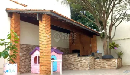 Casa Assobradada de 229m² com 3 dormitórios , 1 suite , churrasqueira , quintal