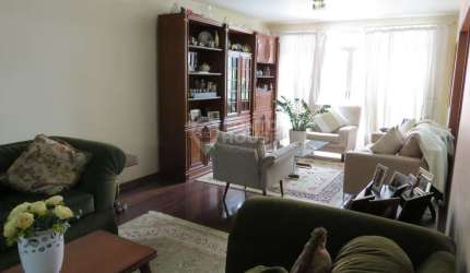 Casa à Venda no bairro Planalto Paulista 4 Suítes, 5 Vagas, Piscina, 10 x 40