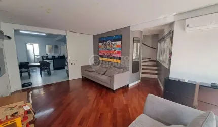 Casa à Venda no bairro Aclimação, 3 Dormitórios, 2 Vagas, Próxima Ao Parque