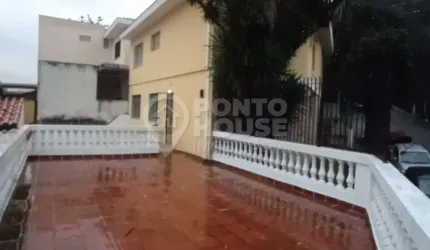 Sobrado para locação de 200m² no Parque Jabaquara com 4 dormitórios e 3 vagas