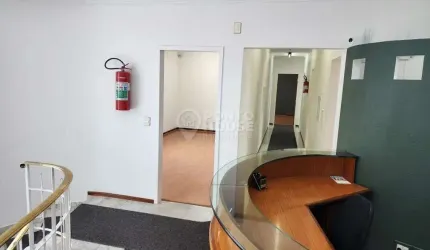 Sobrado comercial para alugar com 12 salas e 5 vagas em Indianópolis - SP