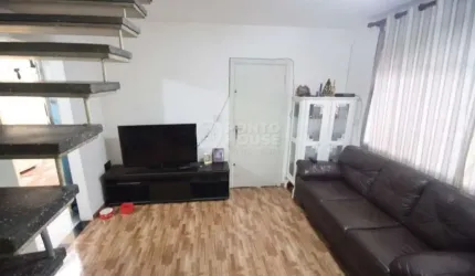 Sobrado à venda no bairro Saúde de 90m², 3 dormitórios, 2 banheiros e 1 vaga
