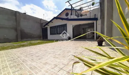 Sobrado proximo do mar em Praia de Leste