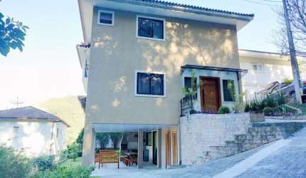 CASA COM 4 DORMITÓRIOS À VENDA, 160 M² POR R$ 1.050.000,00 - VARGEM GRANDE - TERESÓPOLIS/RJ