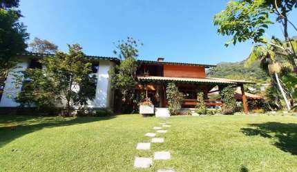 CASA COM 5 DORMITÓRIOS À VENDA, 218 M² POR R$ 1.850.000,00 - IUCAS - TERESÓPOLIS/RJ