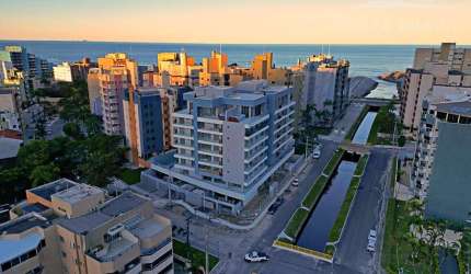 Apartamento  em home club na região de Caiobá