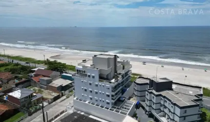 Edifício de alto padrão localizado frente para o mar!