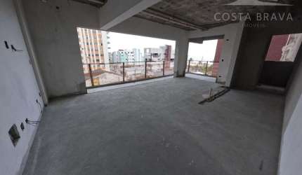 Apartamento de quinto andar com linda vista para o mar!