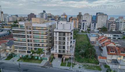 Apartamento novo em Caiobá , pertinho da praia!