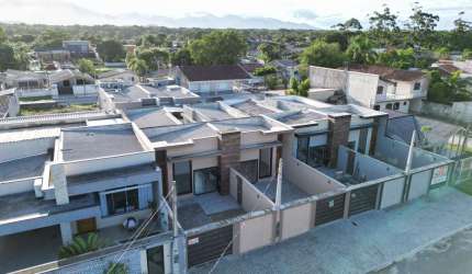 Casa em Bal. Marajó  -  Matinhos