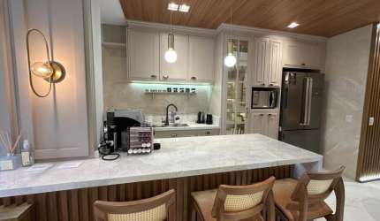 Apartamento totalmente mobiliado  na praia de Jurere