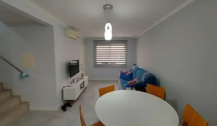 Casa em condomínio clean e confortável!
