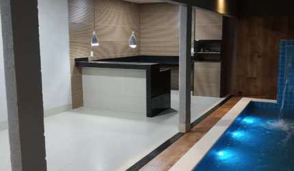 Casa Setor Vera Cruz II Casa de Rua com 3 Quarto(s) e 3 banheiro(s) à Venda, 230 por R$ 700.000 no setor Residencial Monte Pascoal TA11354