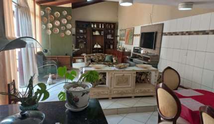 Casa Térrea - Lote Inteiro Casa de Rua com 3 Quarto(s) e 2 banheiro(s) à Venda, 172 por R$ 750.000 no setor Jardim Atlântico ST15015