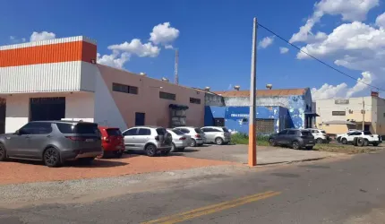Galpões  Area Avenida Anhanguera Santos Dumont a 200 metros do Portal Shopping Galpão / Depósito à Venda, 1500 por R$ 3.700.000 no setor Setor Santos Dumont VN16593