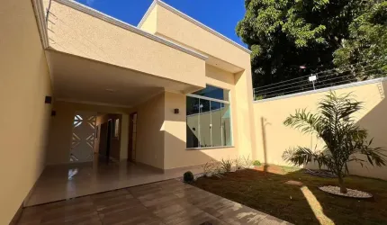 Casa em Senador Canedo Casa de Rua com 3 Quarto(s) e 2 banheiro(s) à Venda, 94 por R$ 420.000 no setor Setor das Industrias VN17620