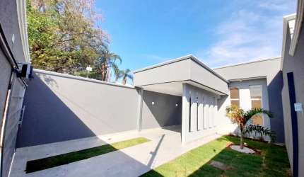 Casa com piscina em Senador Canedo Casa de Rua com 3 Quarto(s) e 2 banheiro(s) à Venda, 134 por R$ 600.000 no setor Das Indústrias VN17622
