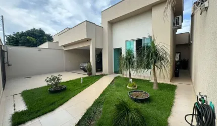 Excelente Casa de Alto Padrão Goiânia II Casa de Rua com 3 Quarto(s) e 4 banheiro(s) à Venda, 179.3 por R$ 1.100.000 no setor Goiânia 2 VN19573