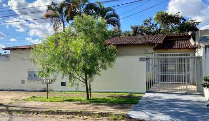 Casa á venda no Parque Amazônia  Casa de Rua com 3 Quarto(s) e 2 banheiro(s) à Venda, 105.15 por R$ 495.000 no setor Parque Amazônia VN19617