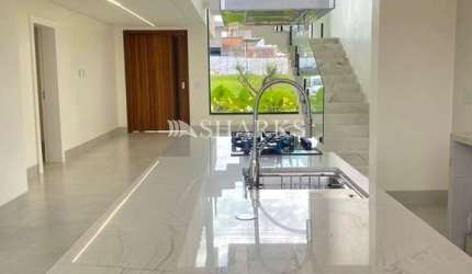 casa no jardins capri Casa em Condomínio com 3 Quarto(s) e 6 banheiro(s) à Venda, 270 por R$ 2.150.000 no setor Residencial Jardim Canedo AX19647