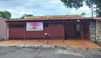 Casa no Goiania 2 Casa de Rua com 4 Quarto(s) e 3 banheiro(s) à Venda, 190 por R$ 385.000 no setor Setor Goiânia 2 AD20070