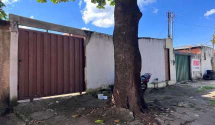 Casa de Rua Casa de Rua com 3 Quarto(s) e 1 banheiro(s) à Venda, 200 por R$ 330.000 no setor Jardim Bela Vista AD20549
