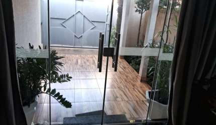 casa a venda Casa de Rua com 4 Quarto(s) e 3 banheiro(s) à Venda, 270 por R$ 1.000.000 no setor Jardim América Prolongamento A TA21321