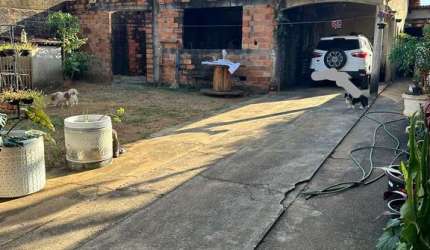 Casa de Rua  Casa de Rua com 3 Quarto(s) e 2 banheiro(s) à Venda, 200 por R$ 380.000 no setor Residencial Caraibas  IN21598