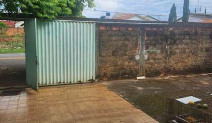 Casa Residencial Casa de Rua com 3 Quarto(s) e 1 banheiro(s) à Venda, 527 por R$ 420.000 no setor Setor Garavelo AD22119