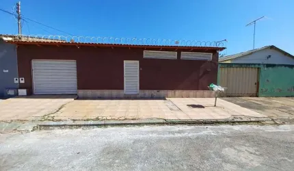 Casa ampla 4 Quartos PARQUE ATHENEU Casa de Rua com 4 Quarto(s) e 4 banheiro(s) à Venda, 158 por R$ 550.000 no setor Parque Atheneu AD22290