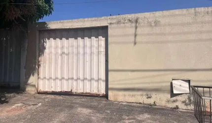 Casa Residencial Casa de Rua com 3 Quarto(s) e 3 banheiro(s) à Venda, 180 por R$ 450.000 no setor Jardim Diamantina AD22741