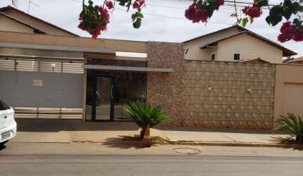 RESIDENCIAL VILLAGE DO BOSQUE – CASA SOBRADO  Casa em Condomínio com 3 Quarto(s) e 4 banheiro(s) à Venda, 174.7 por R$ 869.999 no setor Setor Central AD23053